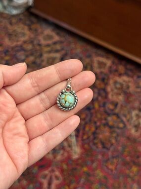 Sterling Silver Pottery Piece Horseshoe Pendant Necklace - Blue gold